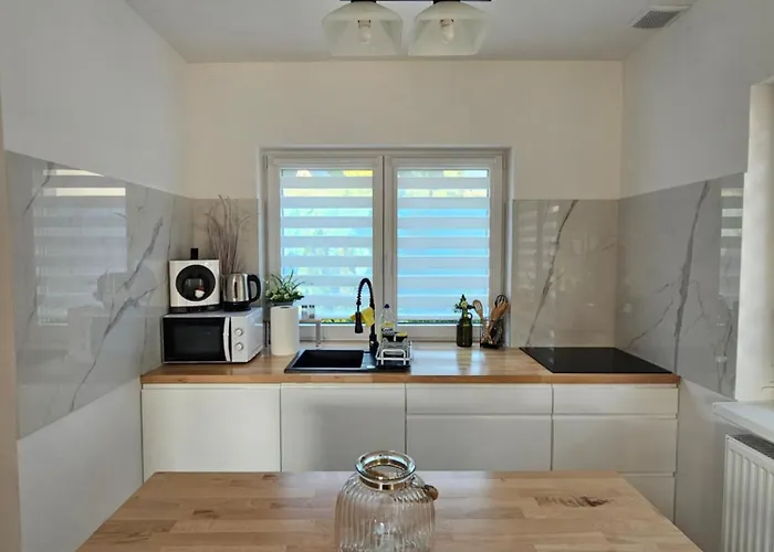 Holiday home Dom Z Widokiem Na Gory I Jacuzzi - 